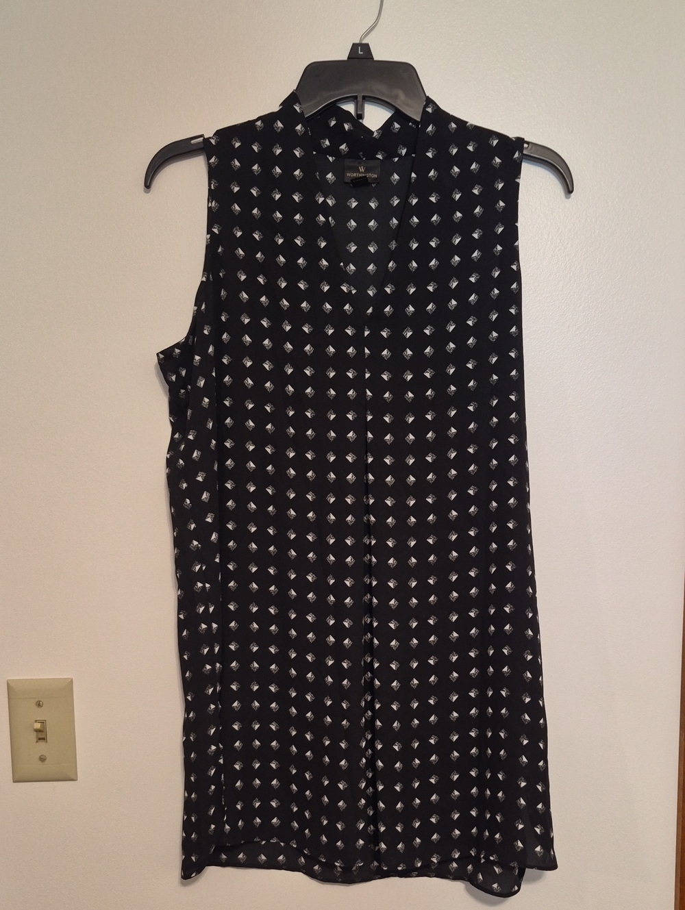 Worthington Black & White  Sleeveless Printed Top SZ M